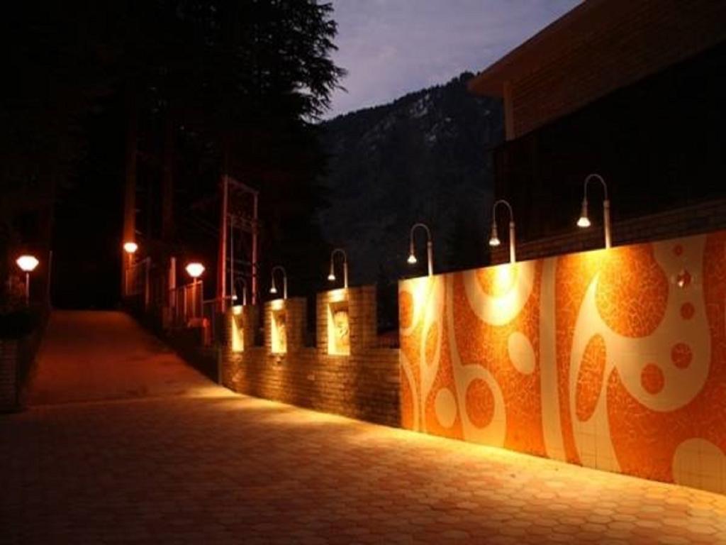 Shingar Regency Hotel Manali  Bagian luar foto